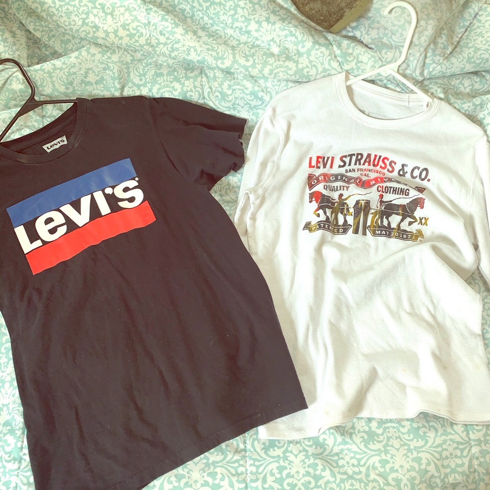 Levi’s t shirts